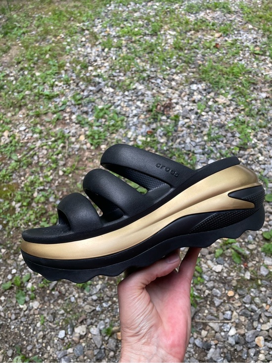 CROCS Shoes - Crocs Mega Crush Black / Gold Platform Sandals Size 9 Woman’s
